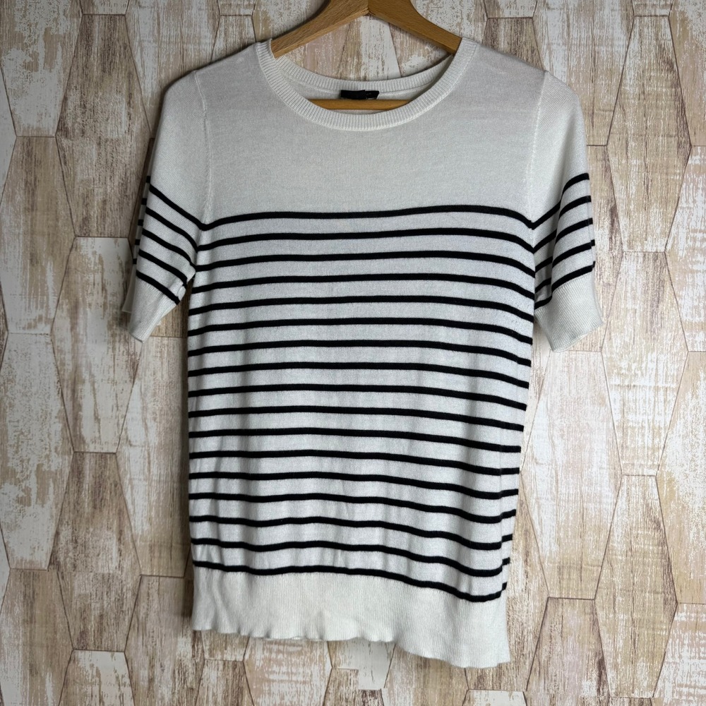 Ann Taylor‎ Factory Womens Medium White Black Striped Short Sleeve Sweater Top